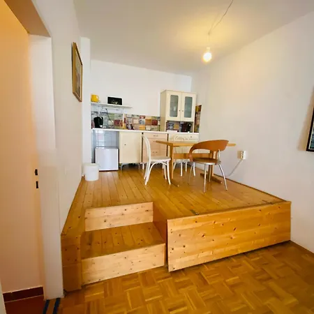 Appartement Mit Balkon, Zentrum *